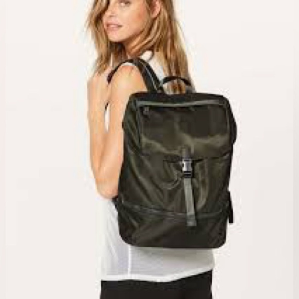 Lululemon Go Lightly Rucksack 26L Dark Olive